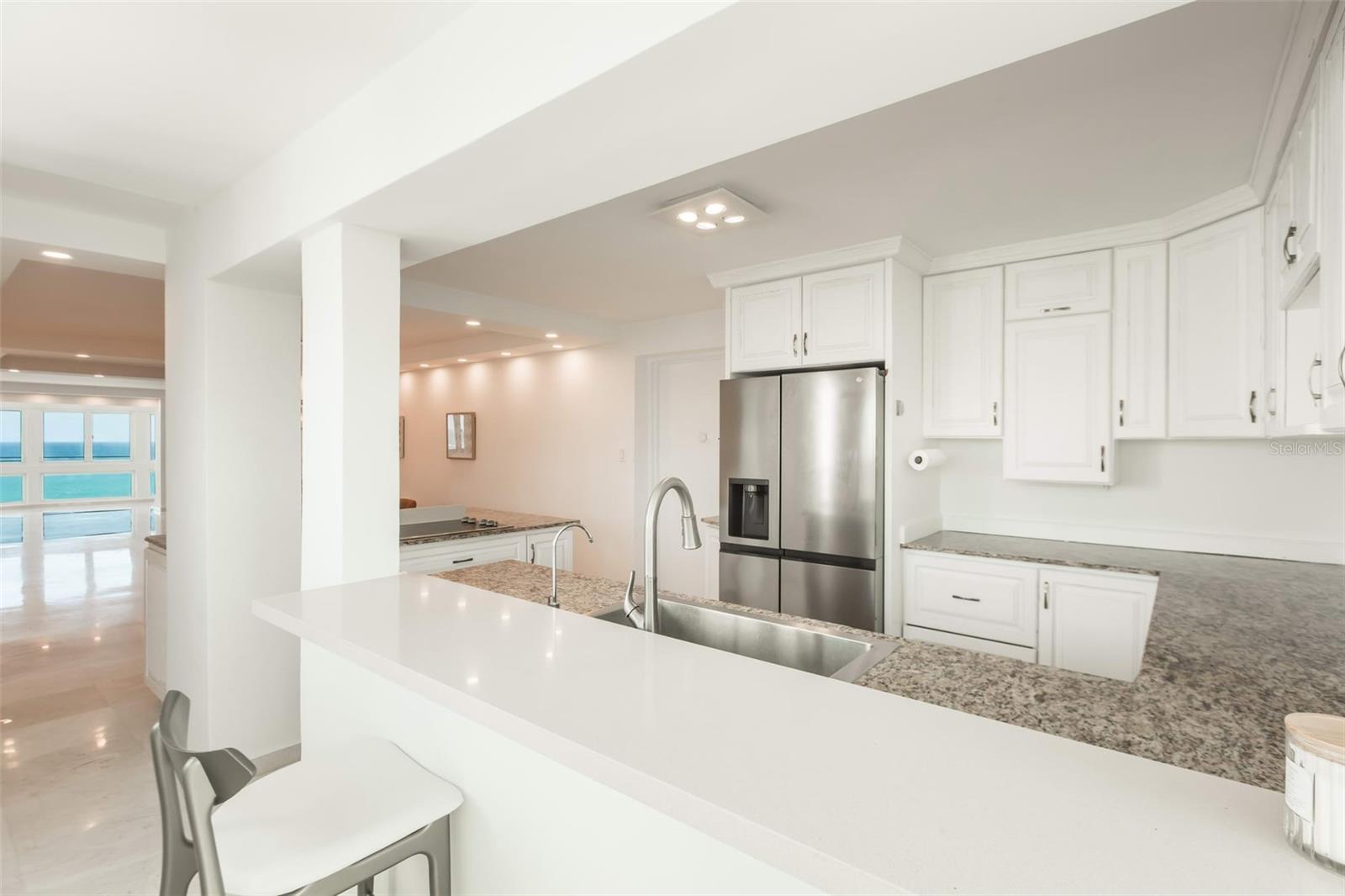 OCEAN COURT - Residential