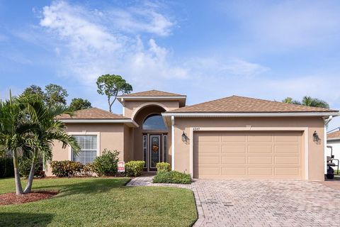 Photo of 4249 Berwick Drive, Lake Wales, FL 33859 (MLS # L4957196)