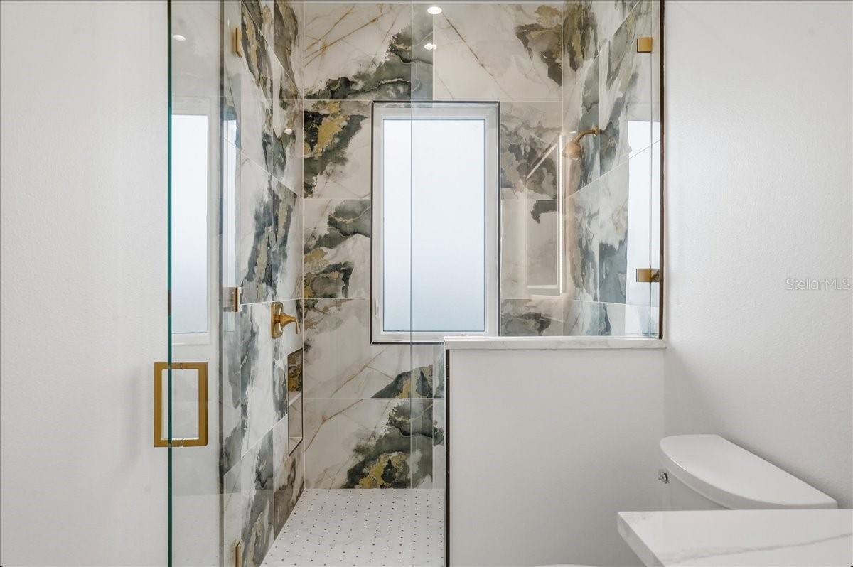 ENGLEWOOD SHORES SUB - Residential