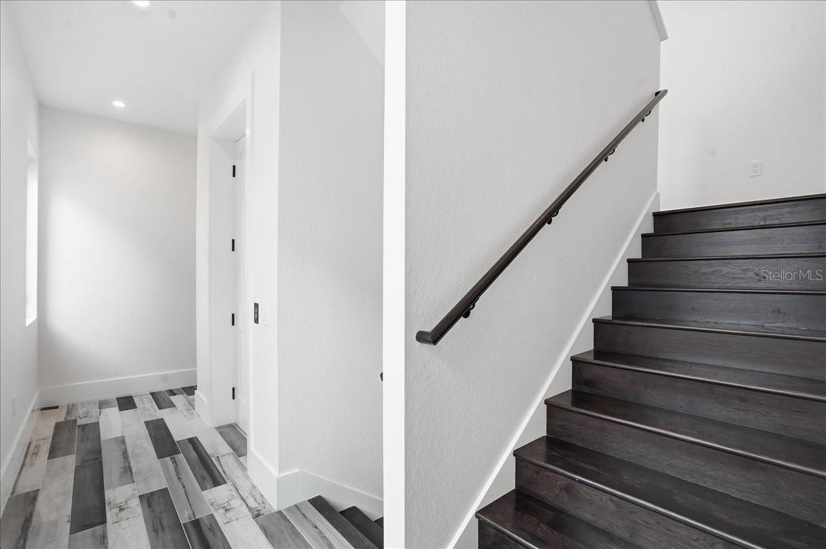 ENGLEWOOD SHORES SUB - Residential