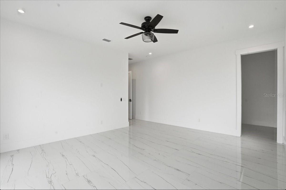 ENGLEWOOD SHORES SUB - Residential