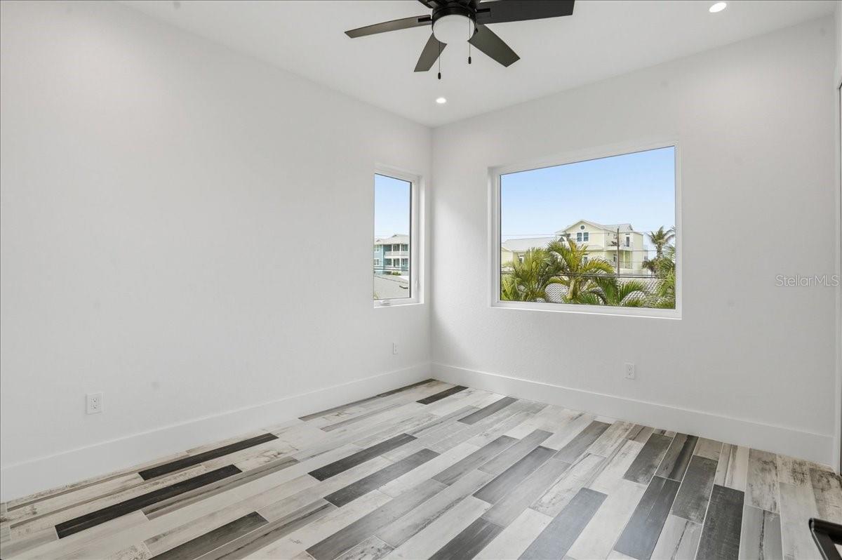 ENGLEWOOD SHORES SUB - Residential