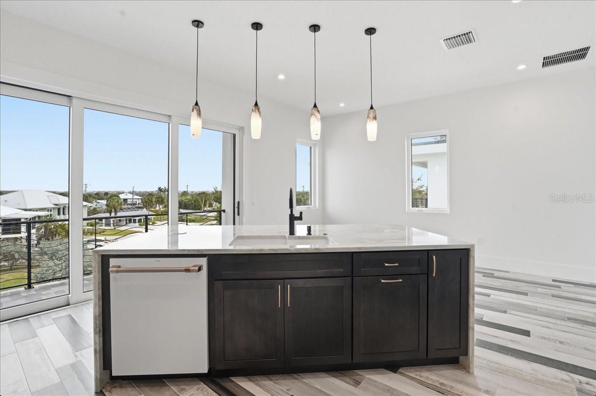 ENGLEWOOD SHORES SUB - Residential