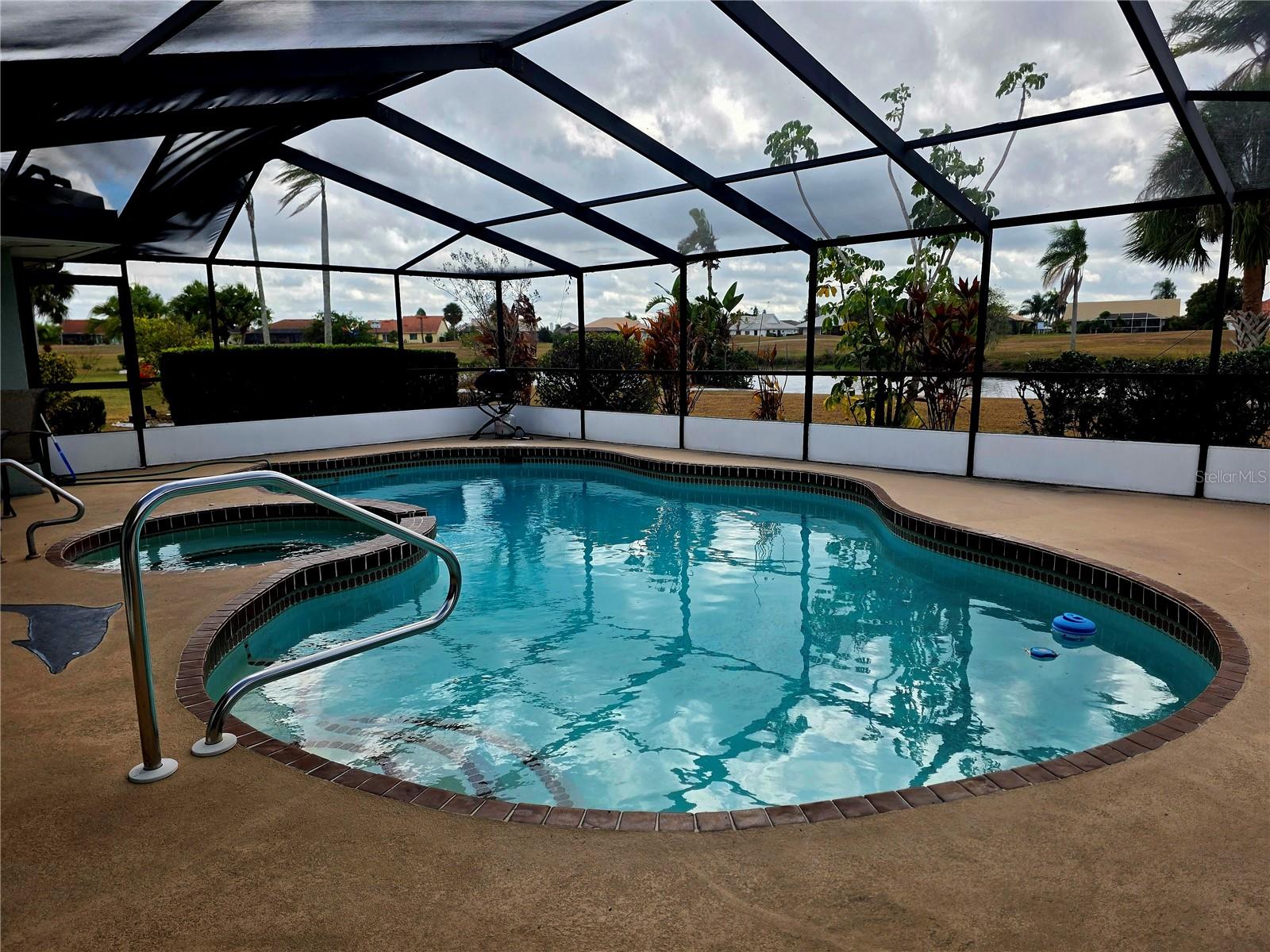 SUN CITY CENTER UNIT 32B - Residential