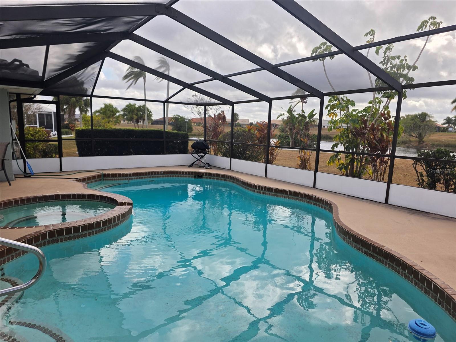 SUN CITY CENTER UNIT 32B - Residential