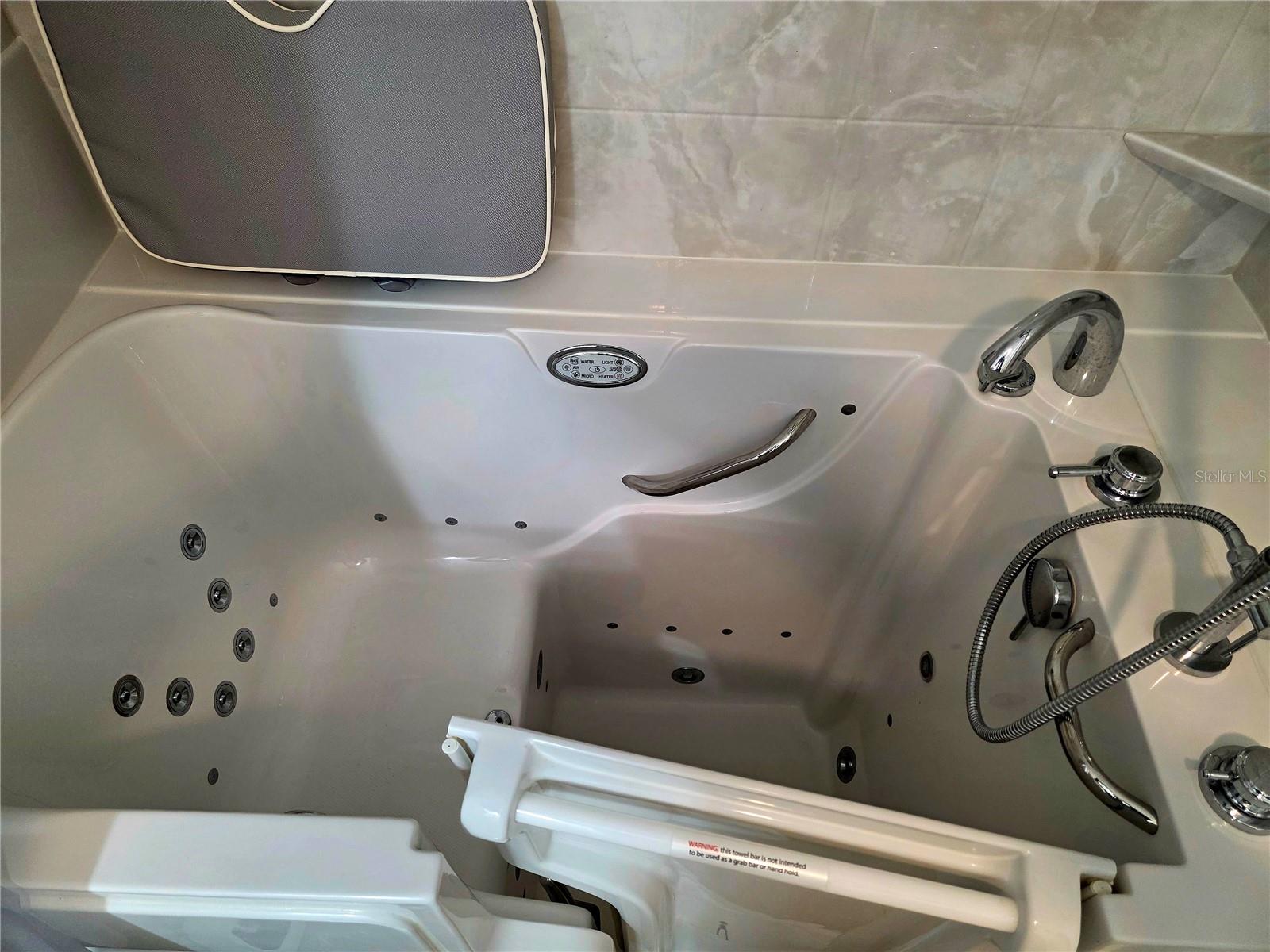 SUN CITY CENTER UNIT 32B - Residential