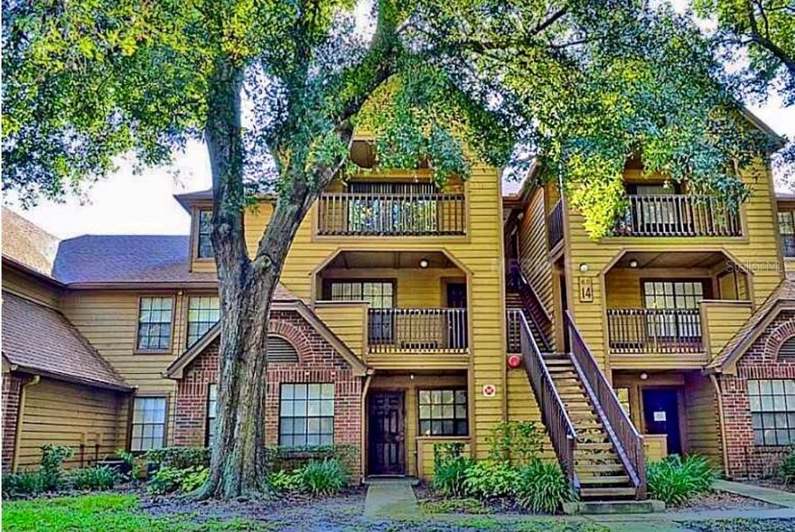 Charming 2-Bedroom, 2-Bath Corner Unit in Lakewood Park! This lovely first-floor corner unit in the gated Lakewood Park condominium community is
conveniently located near everything you need. Featuring new carpet and a serene water view, this home is spotless and freshly painted, with new flooring and
a cozy fireplace. The open floor plan is perfect for entertaining, and the double entry to the second bath provides the feel of having two master bedrooms.
Additional highlights include outside storage and large walk-in closets in both bedrooms. Enjoy the amenities of this gated community, which includes two pools
(one overlooking the lake), a fitness center, tennis court, and beach volleyball. Rent includes valet trash pick-up at your door, as well as water and sewer
services. Don't miss out on this incredible opportunity—this unit won't last long