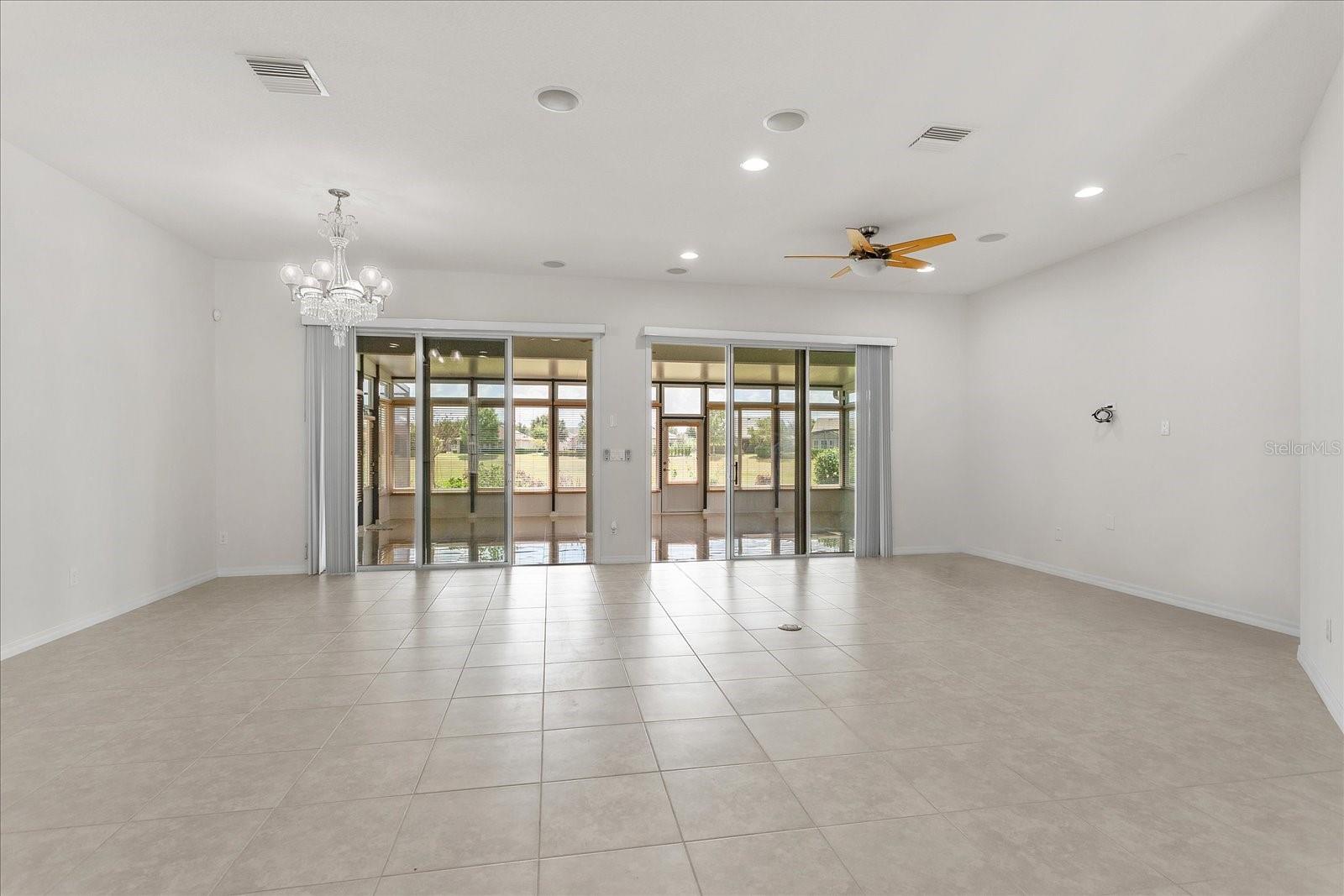 CASCADES OF GROVELAND (TRILOGY) - Residential