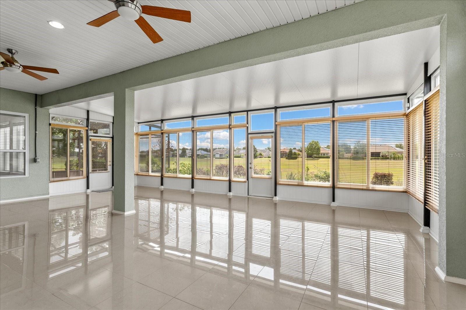 CASCADES OF GROVELAND (TRILOGY) - Residential