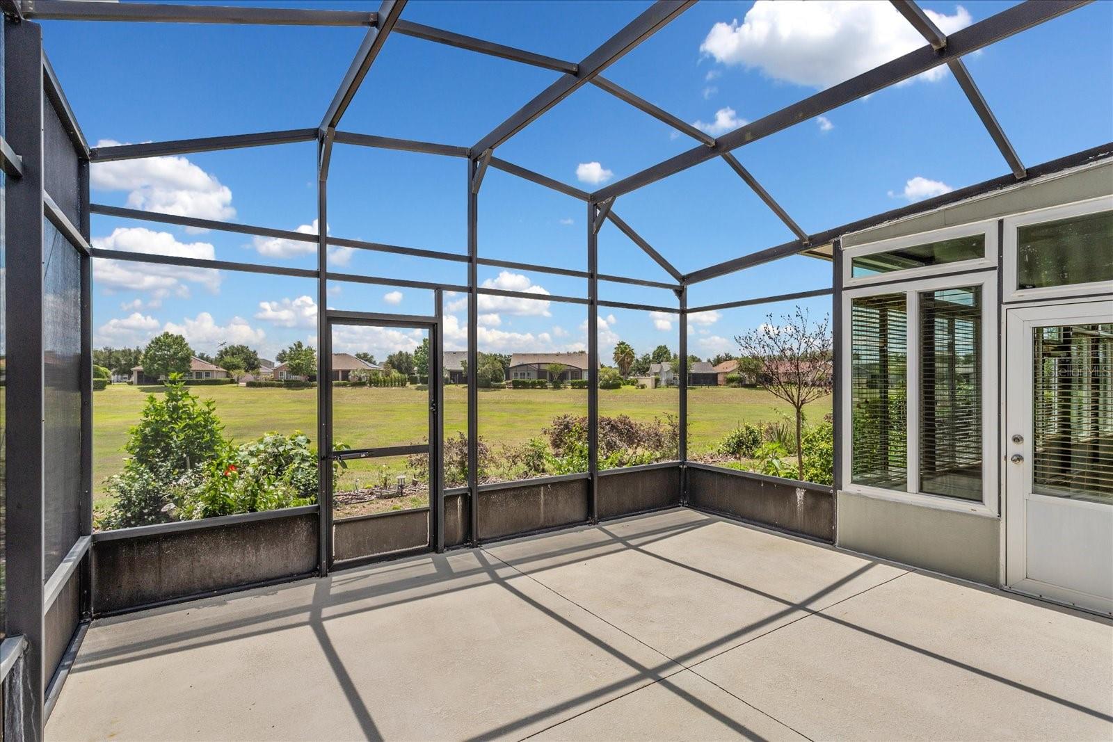 CASCADES OF GROVELAND (TRILOGY) - Residential