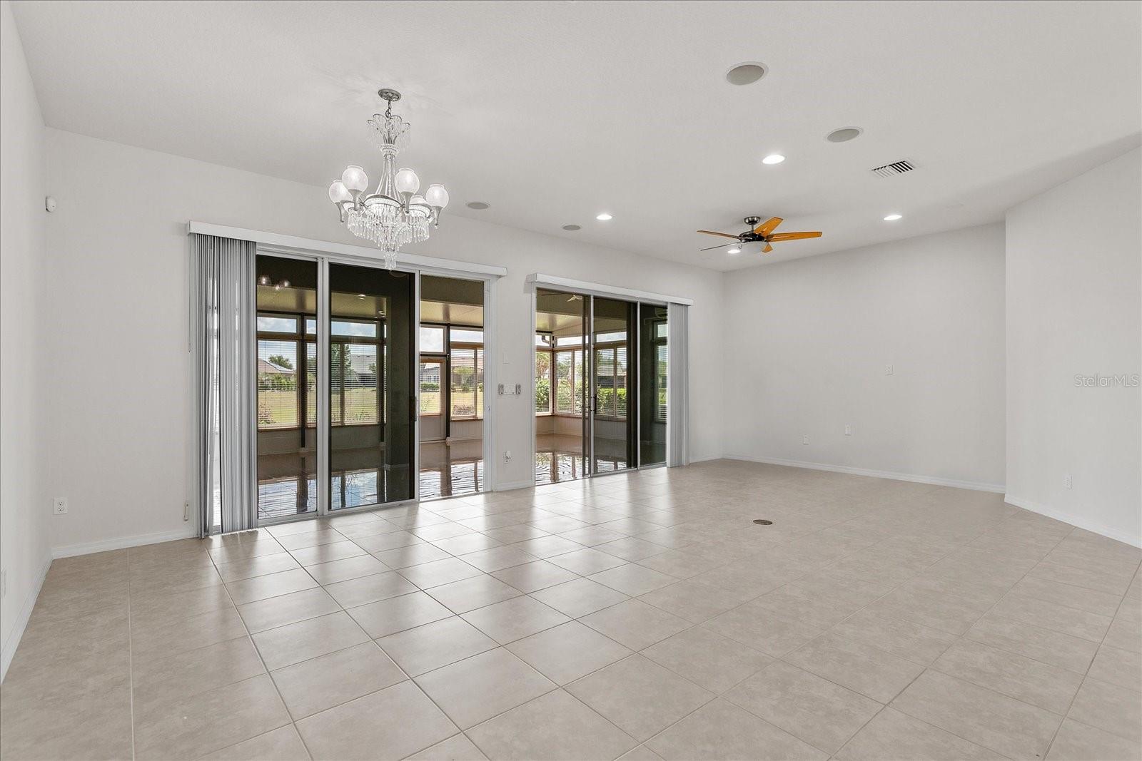 CASCADES OF GROVELAND (TRILOGY) - Residential