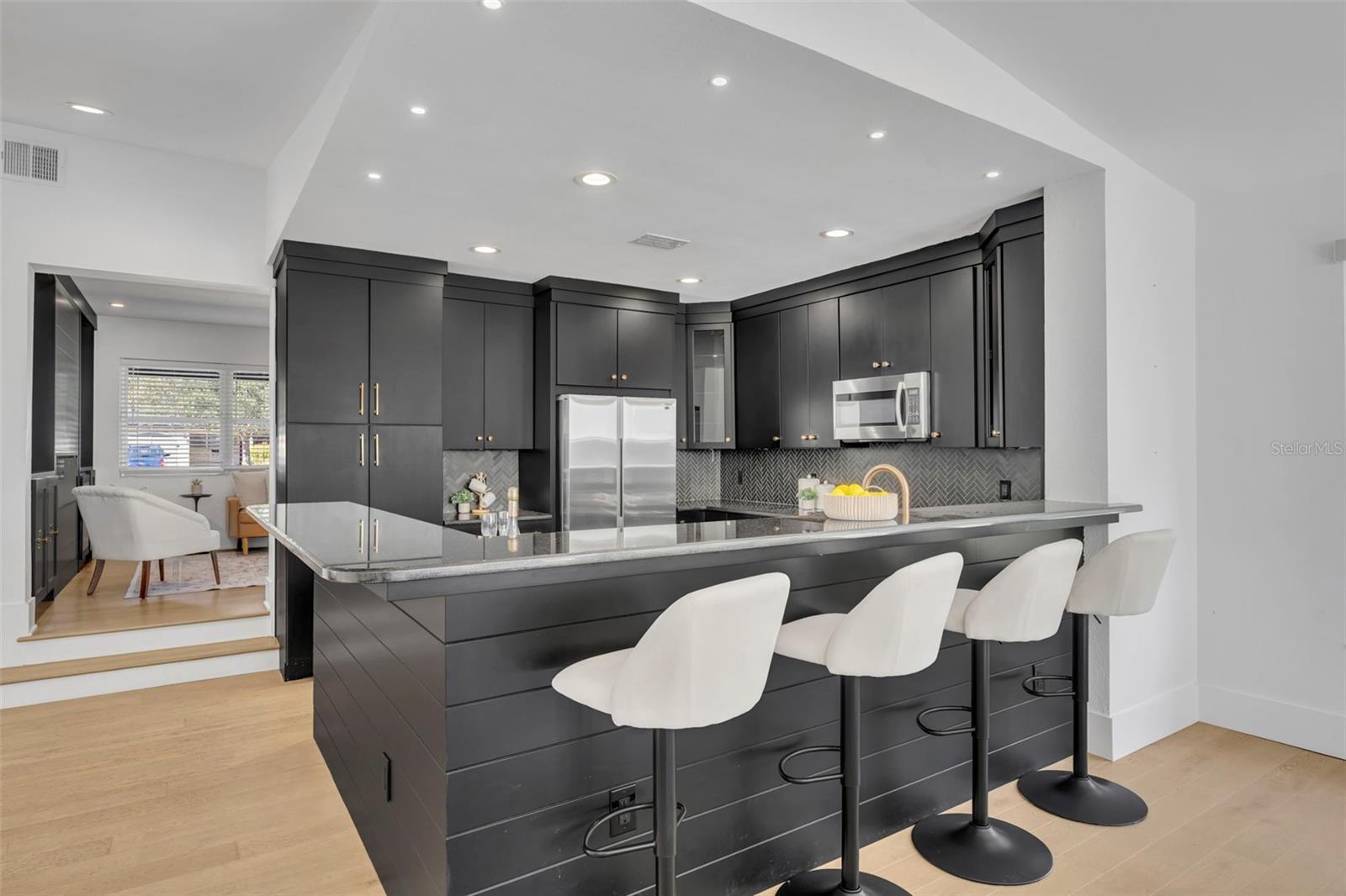 LAKE VIRGINIA - Residential