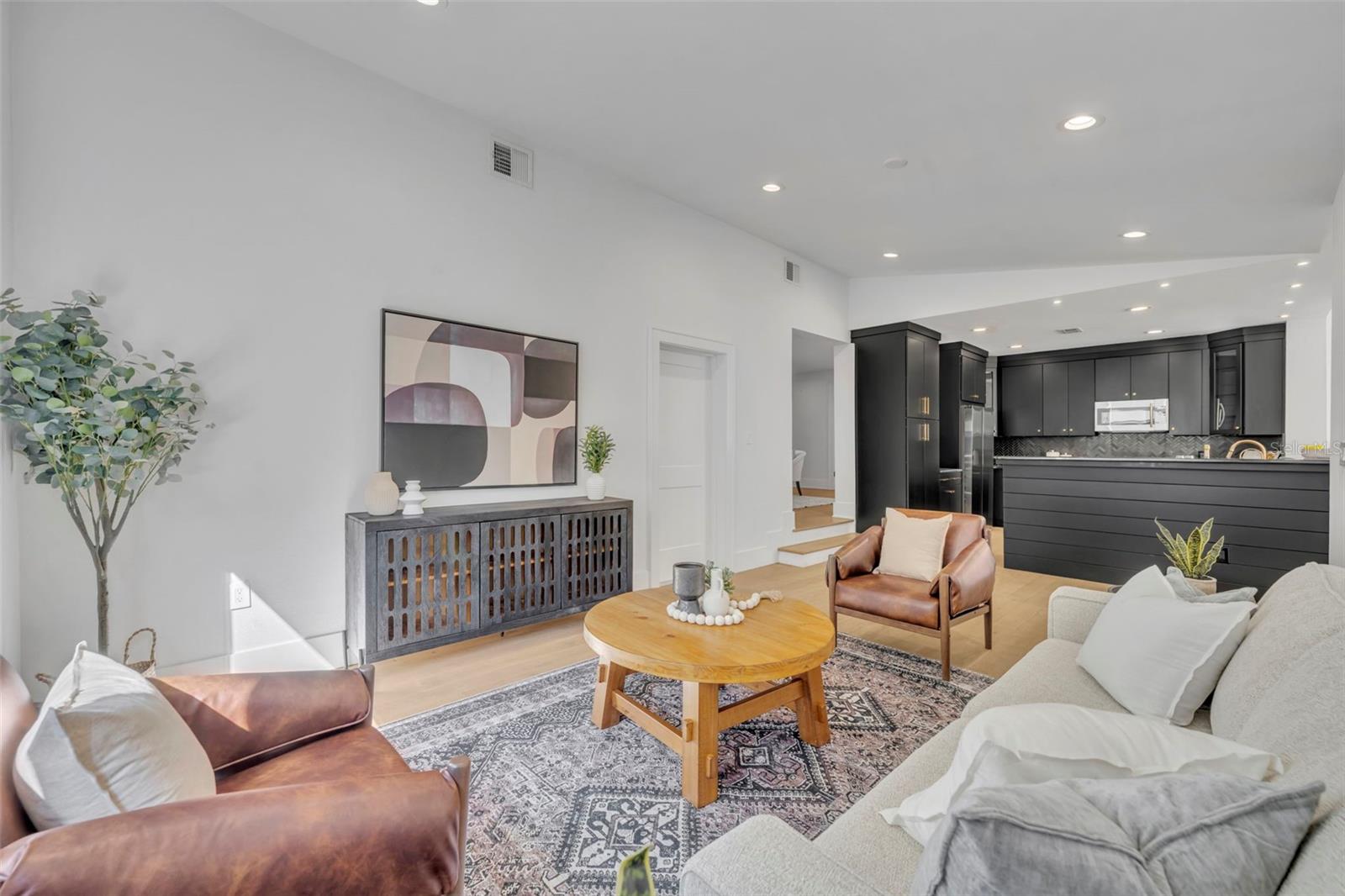 LAKE VIRGINIA - Residential