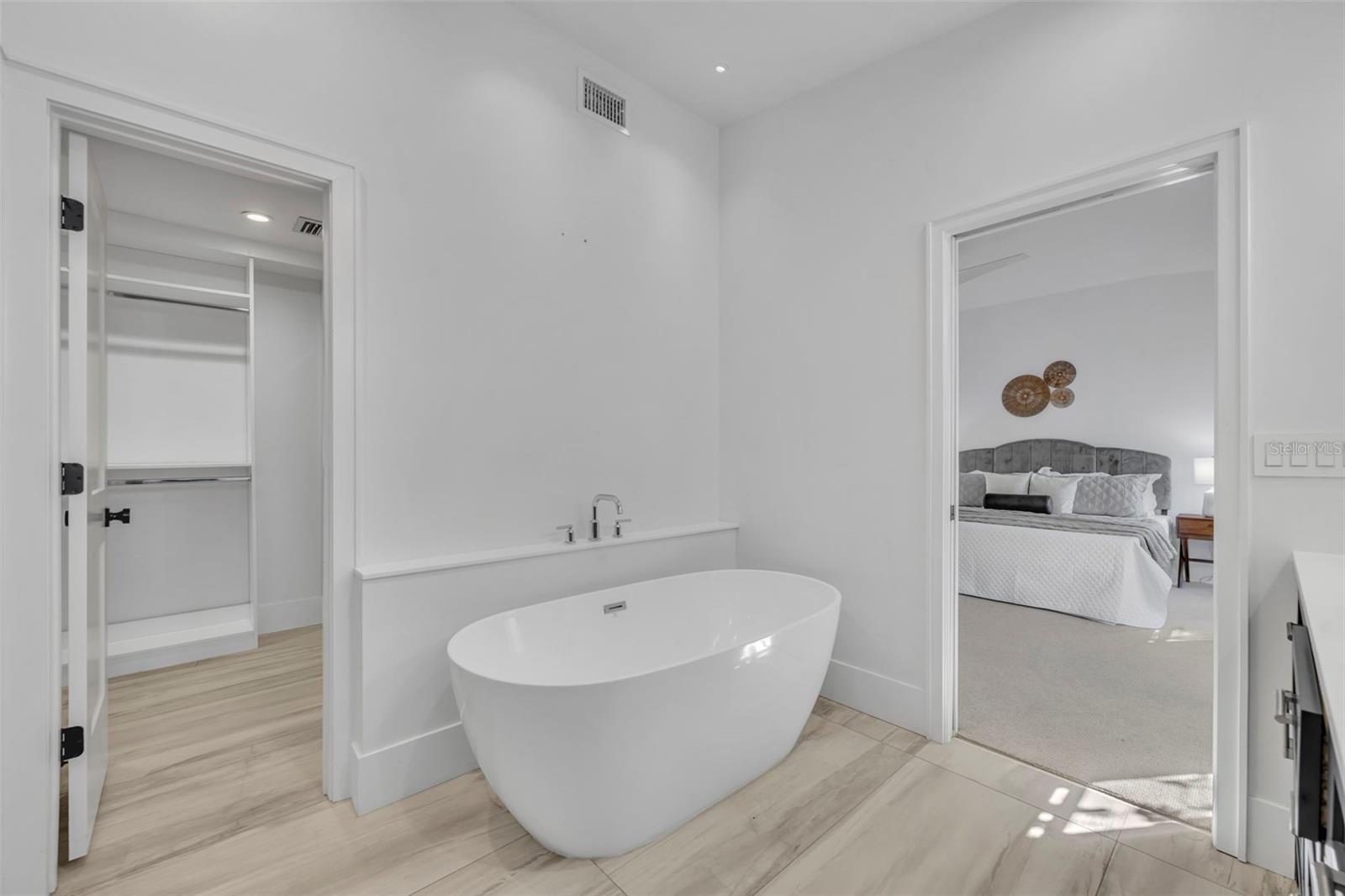 LAKE VIRGINIA - Residential