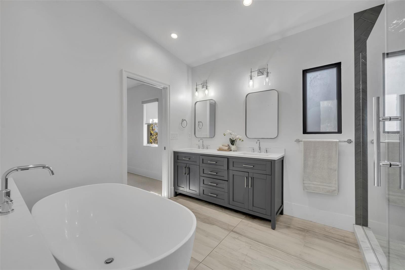 LAKE VIRGINIA - Residential