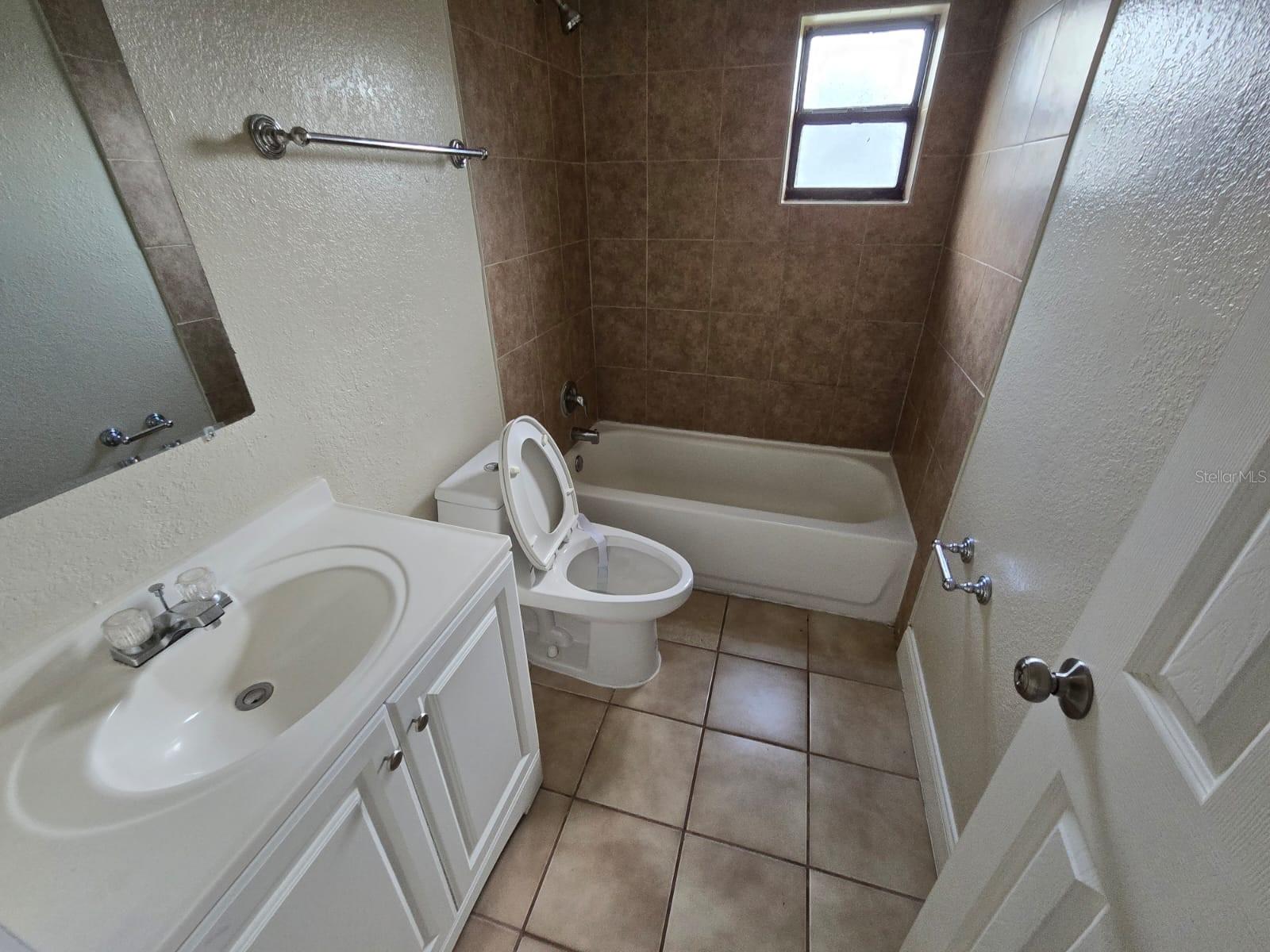 Photo 8 of 11 of 1409 RADLEIGH PLACE house