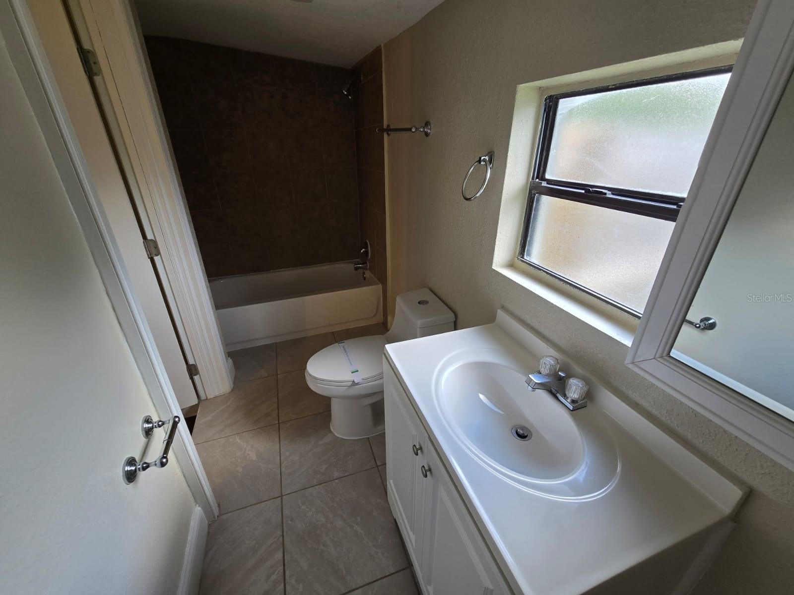 Photo 5 of 11 of 1409 RADLEIGH PLACE house