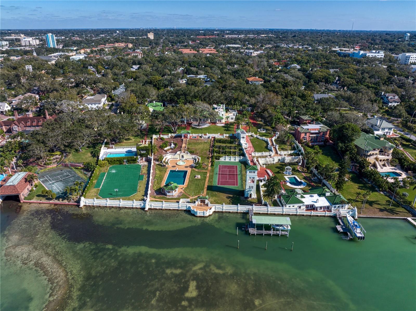 HARBOR OAKS - Residential