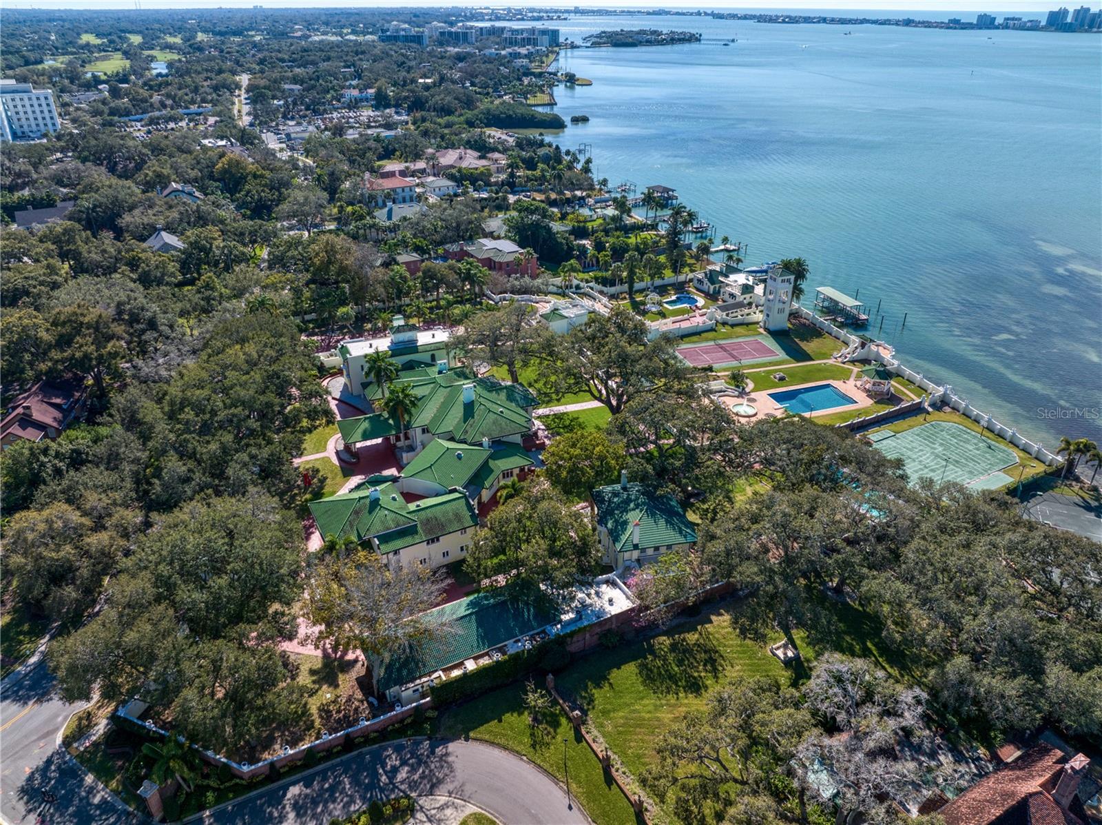 HARBOR OAKS - Residential