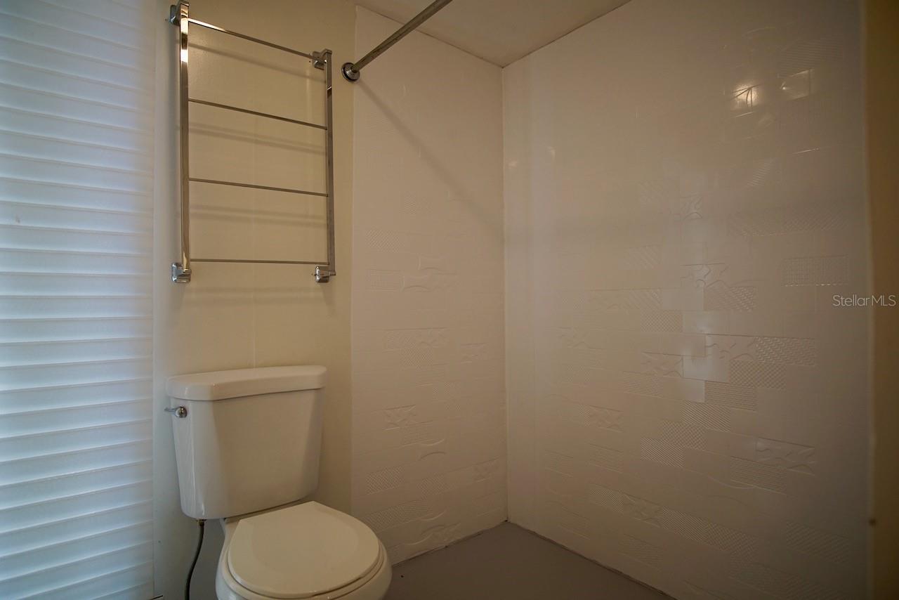 GRENLEFE SHERWOOD LANE CONDO - Residential Lease