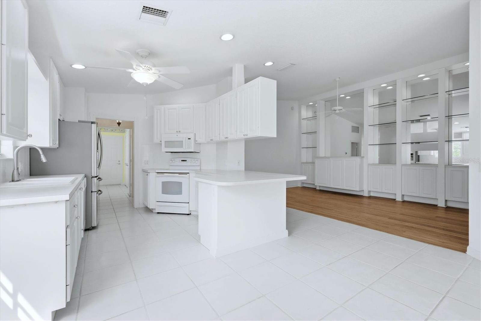 VILLAGEWALK - Residential