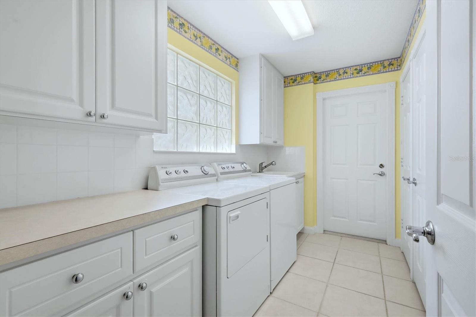 VILLAGEWALK - Residential