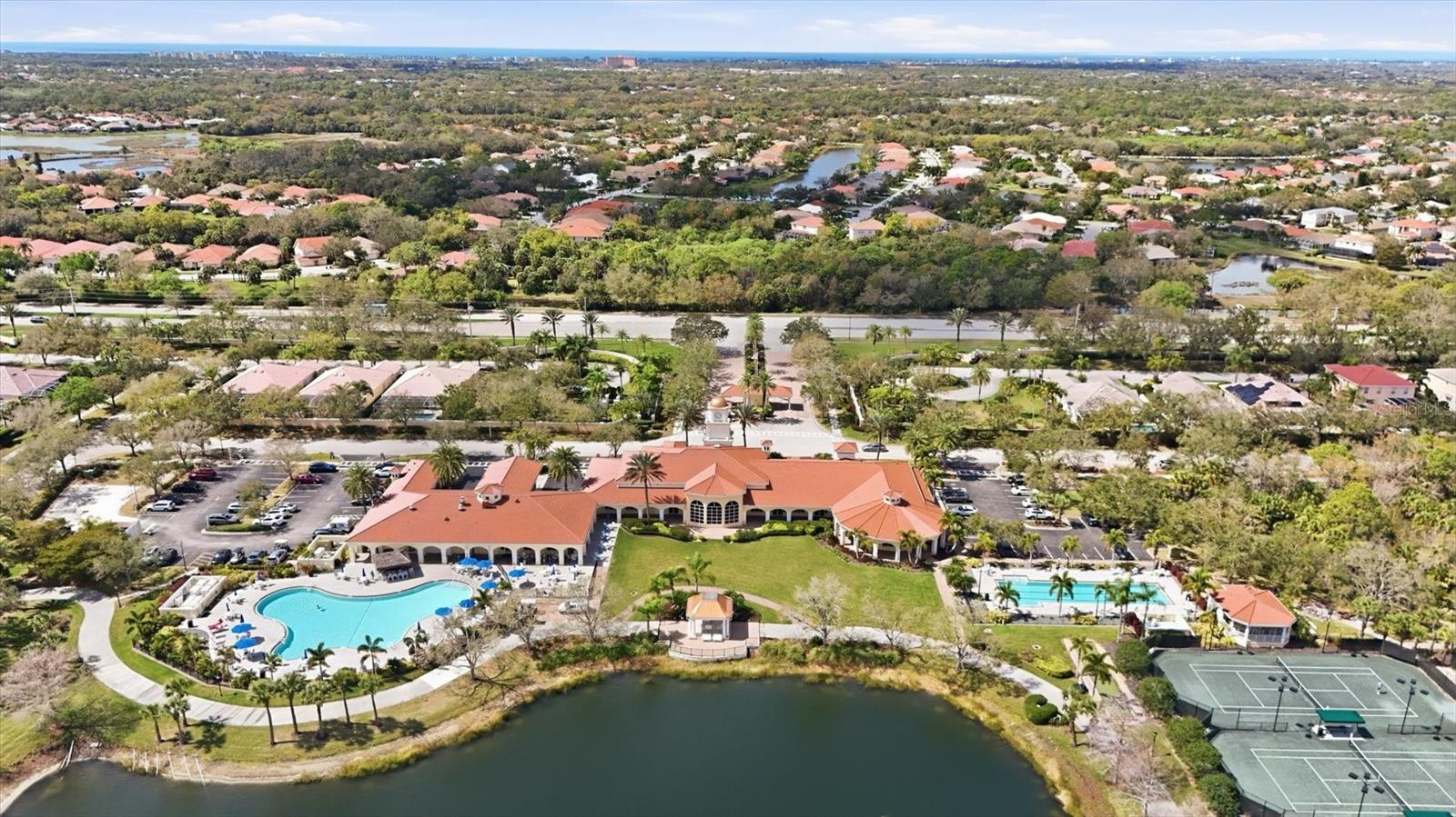 VILLAGEWALK - Residential