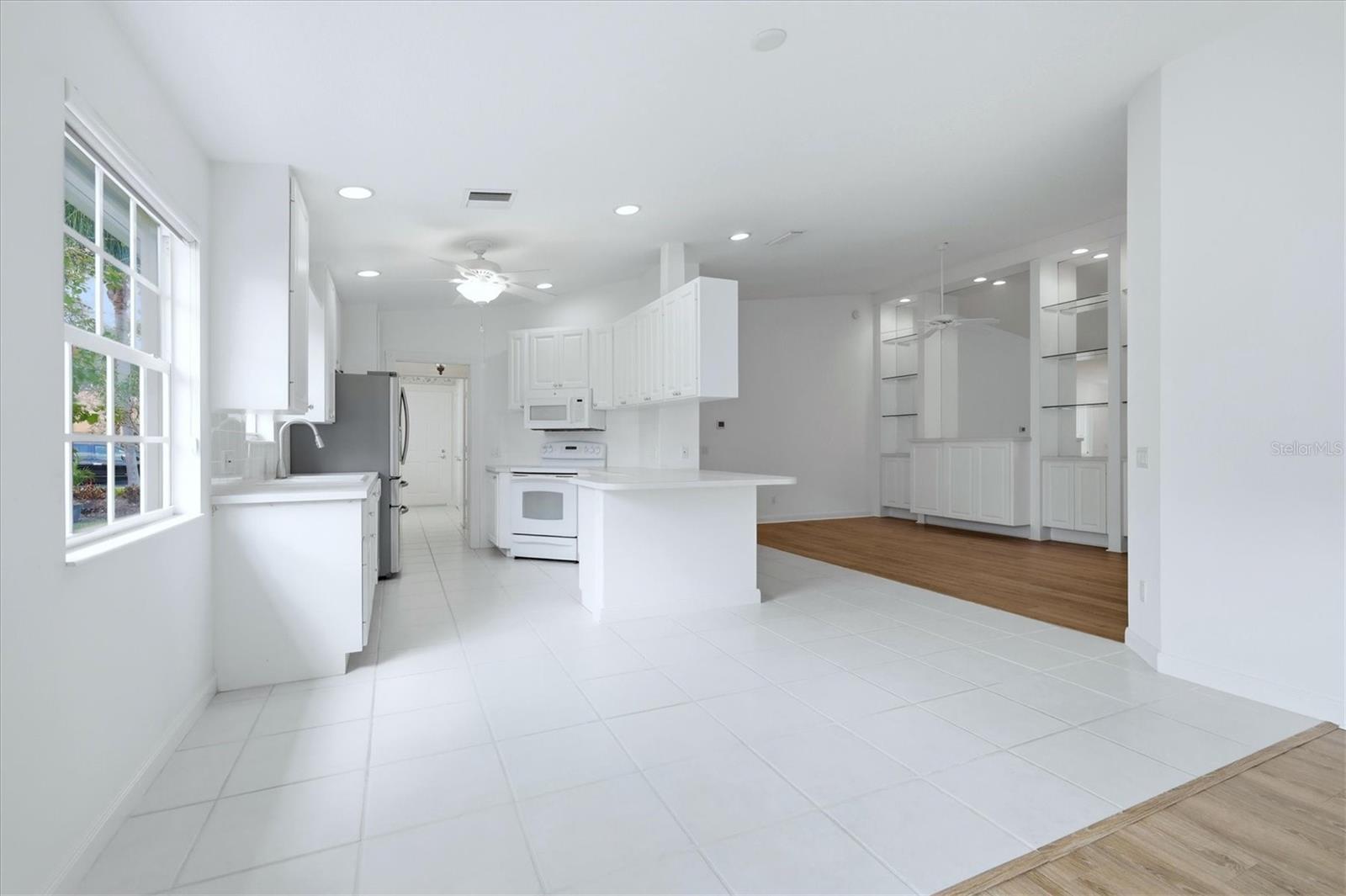 VILLAGEWALK - Residential