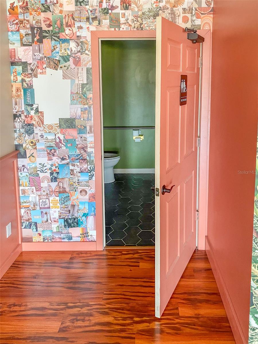 GRAND MANATEE - Commercial Lease
