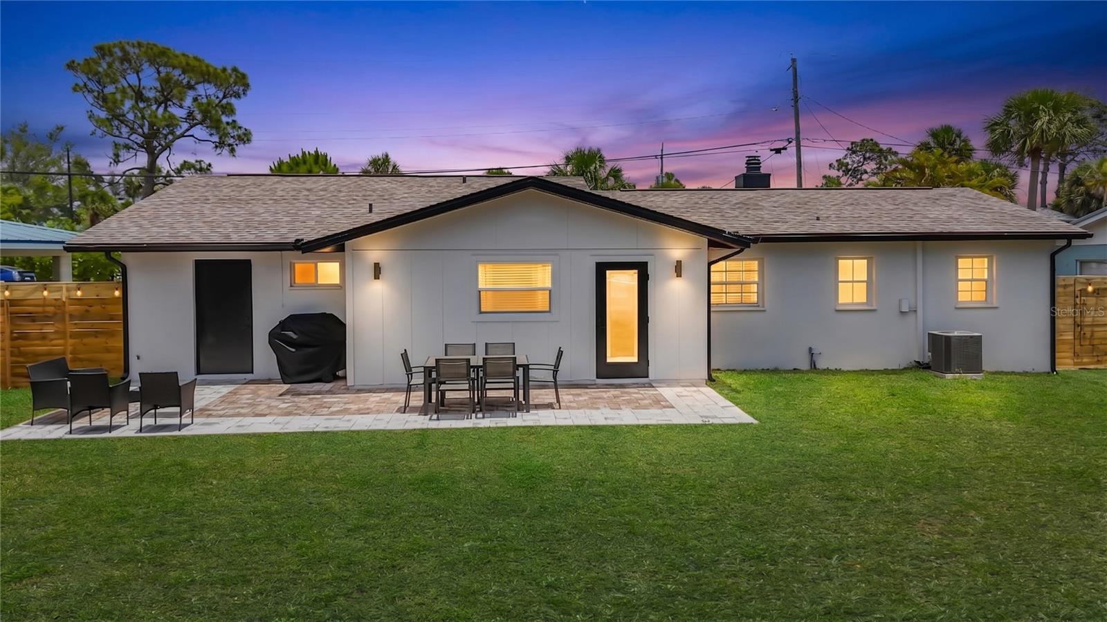 1290 OXFORD DRIVE