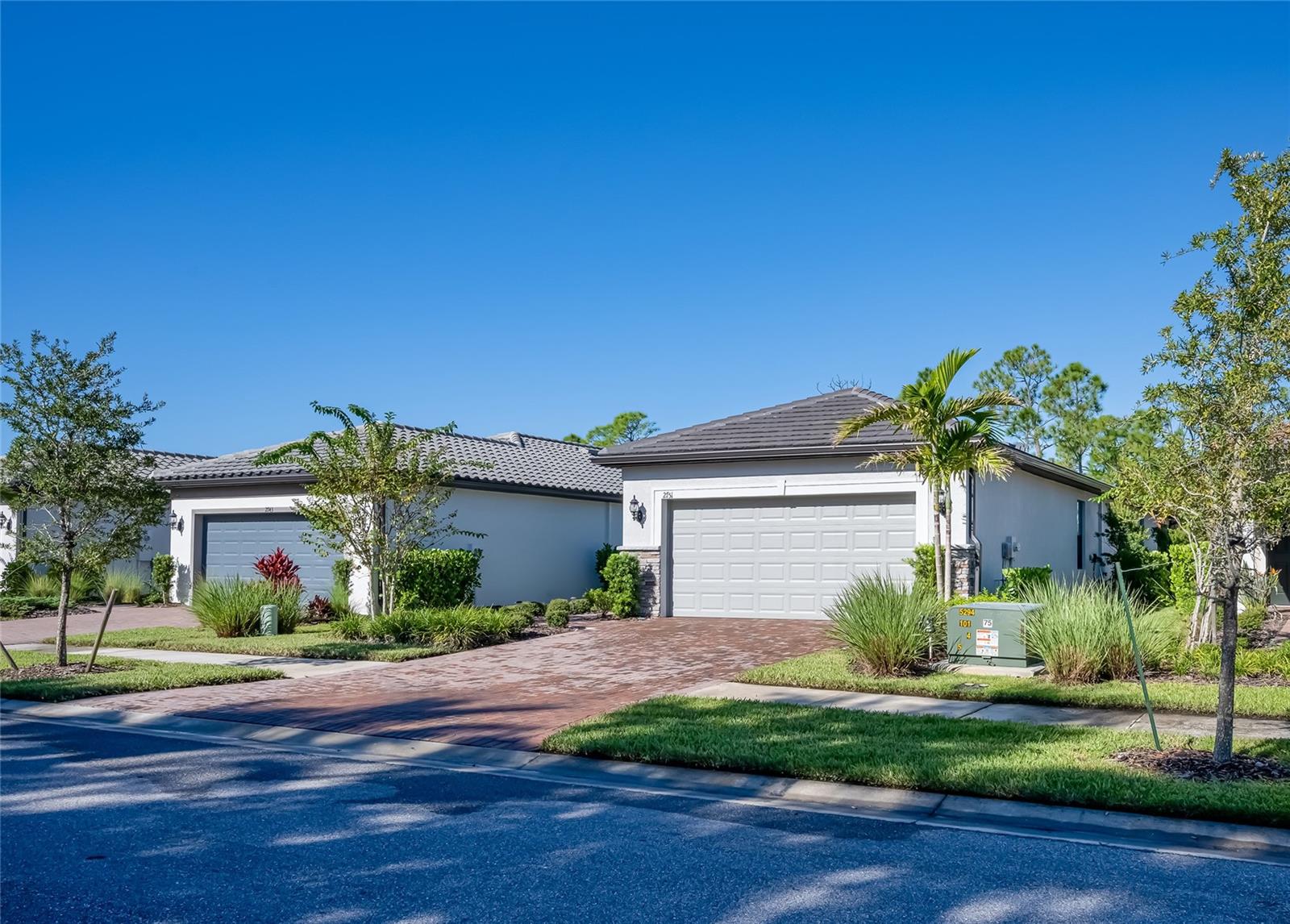 2751 LAVANDULA COURT