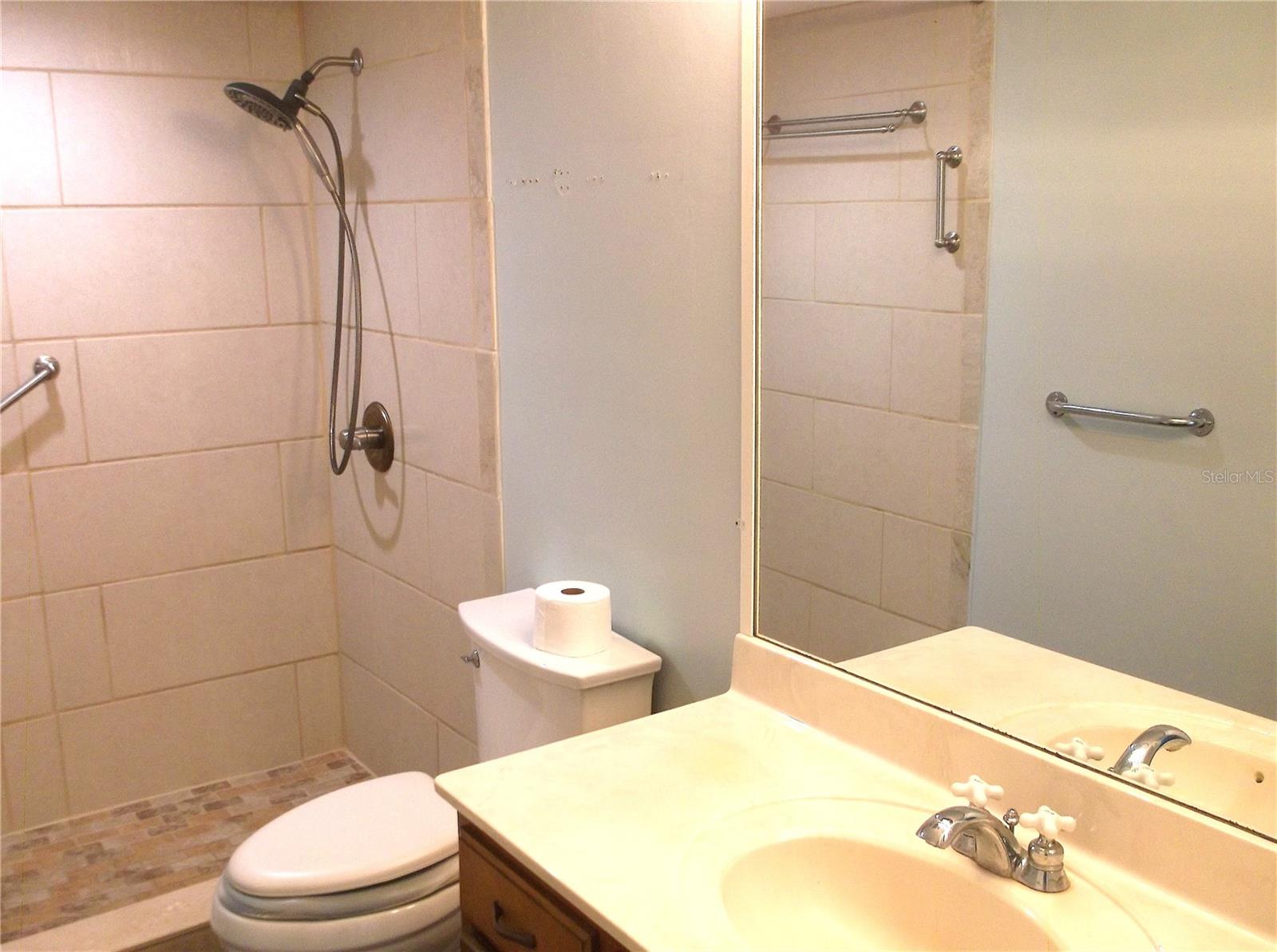 HARBOR GREENS AT YACHT CLUB ESTATES - Residential