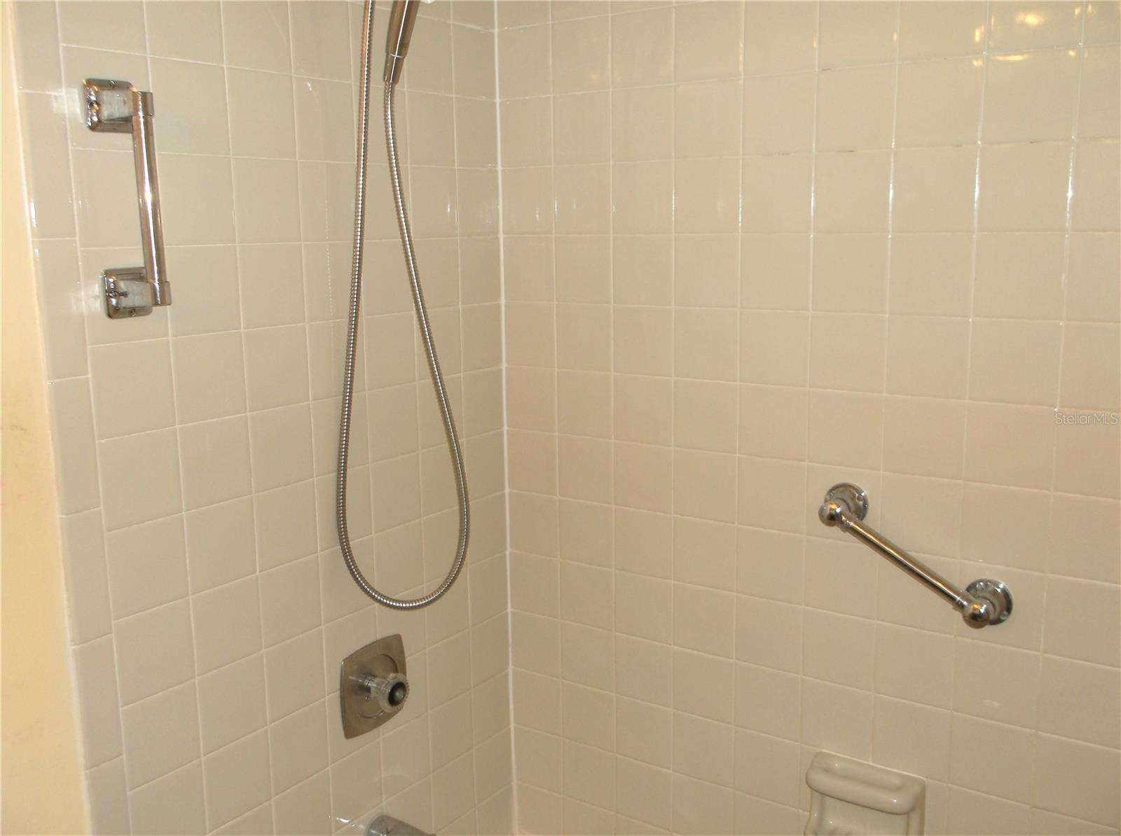 HARBOR GREENS AT YACHT CLUB ESTATES - Residential