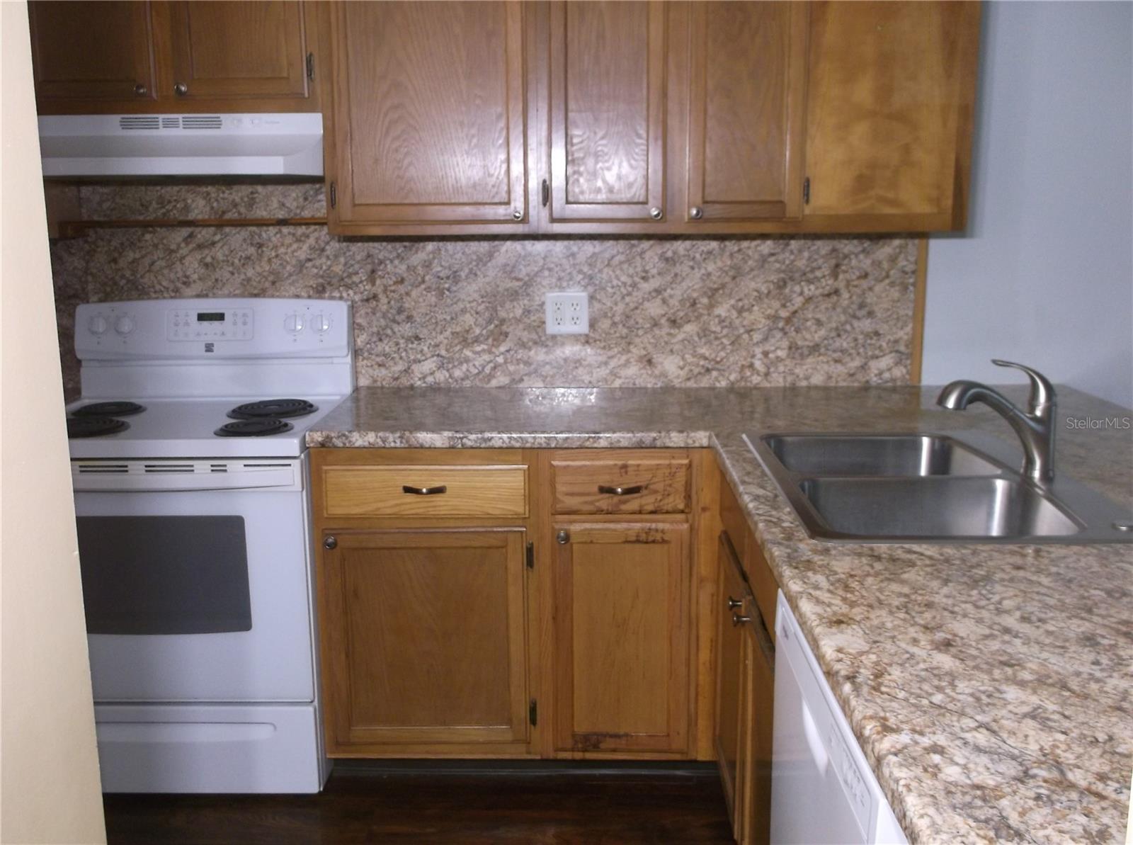 HARBOR GREENS AT YACHT CLUB ESTATES - Residential