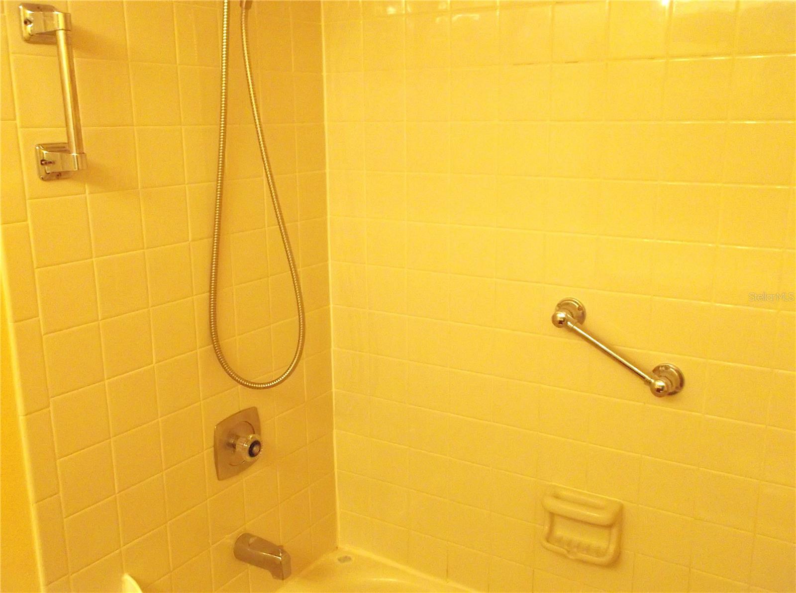 HARBOR GREENS AT YACHT CLUB ESTATES - Residential