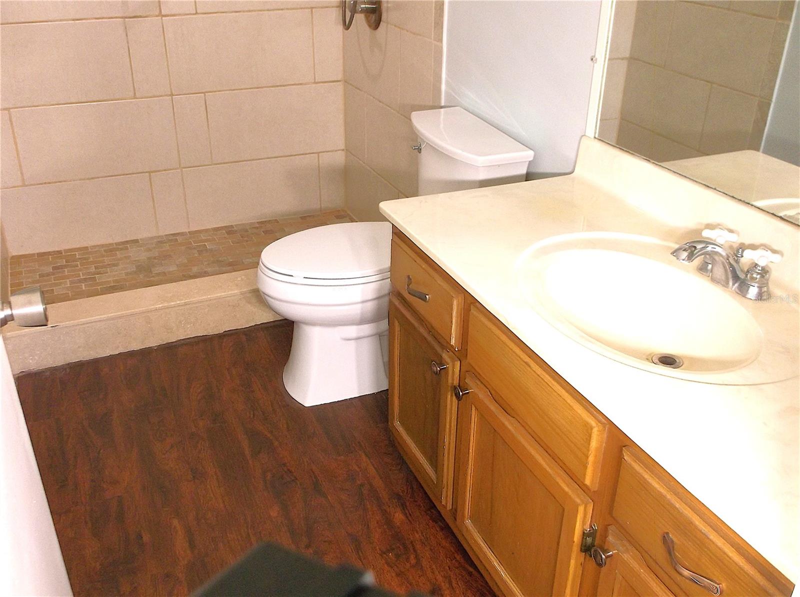 HARBOR GREENS AT YACHT CLUB ESTATES - Residential