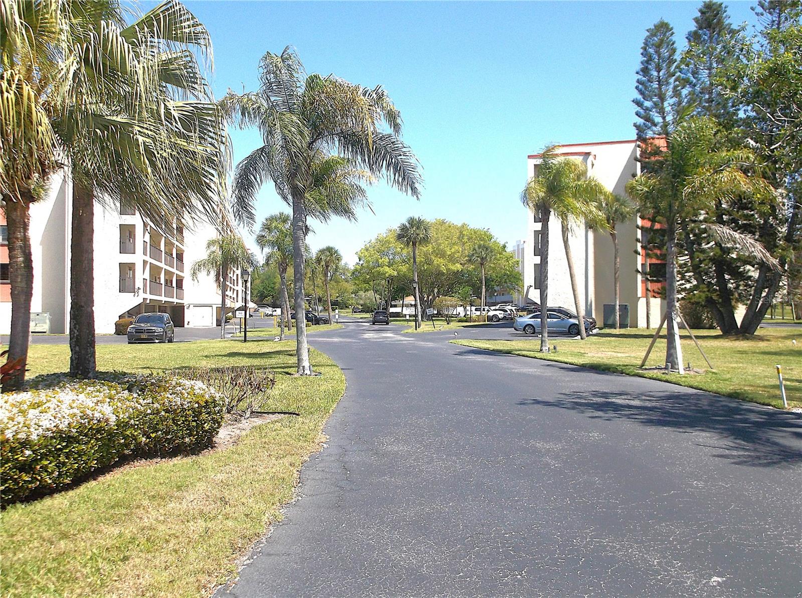 HARBOR GREENS AT YACHT CLUB ESTATES - Residential