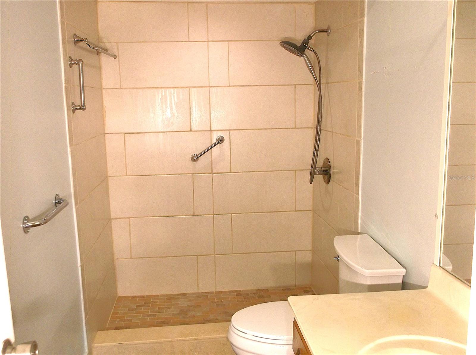 HARBOR GREENS AT YACHT CLUB ESTATES - Residential