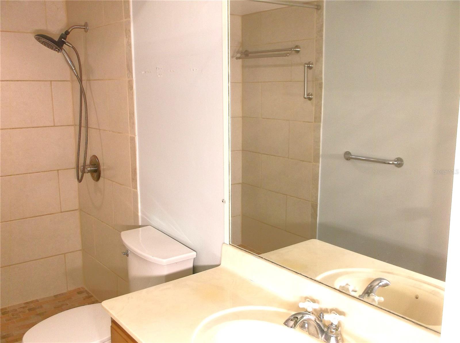 HARBOR GREENS AT YACHT CLUB ESTATES - Residential