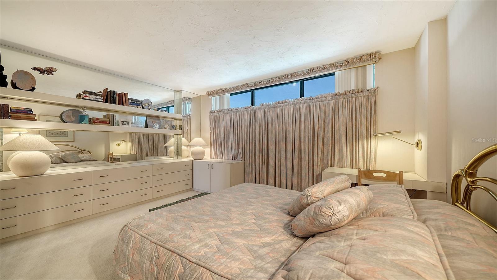 CONDO ON THE BAY TOWER II - Residential