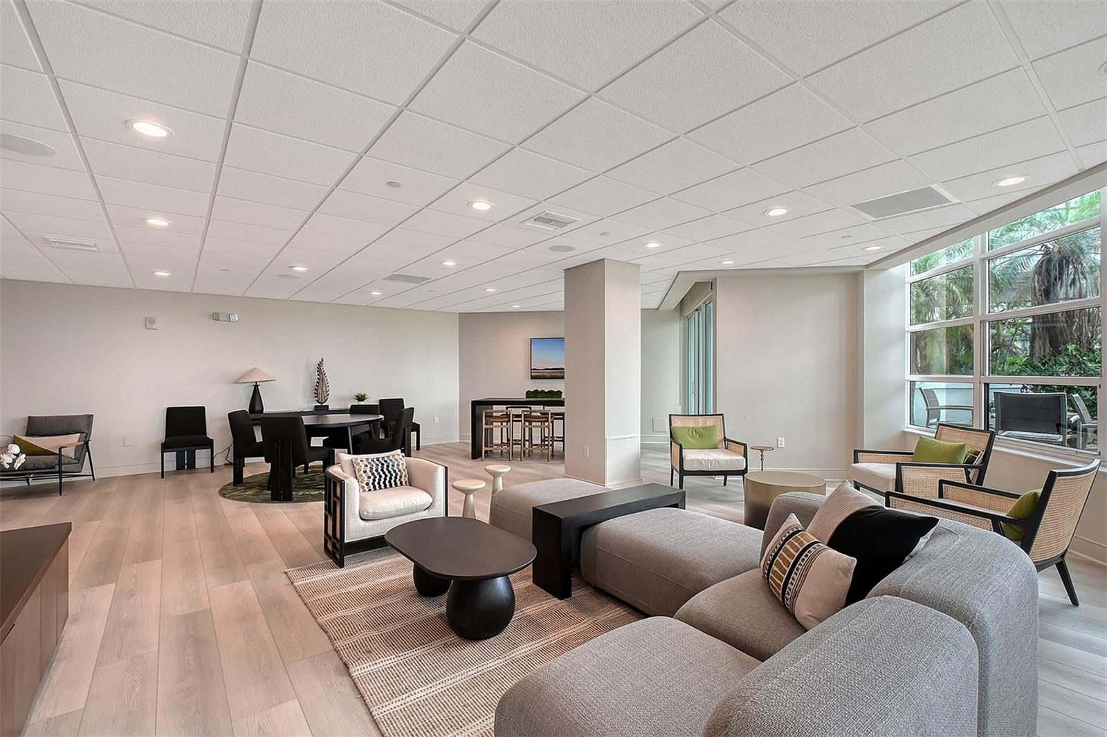 CONDO ON THE BAY TOWER II - Residential