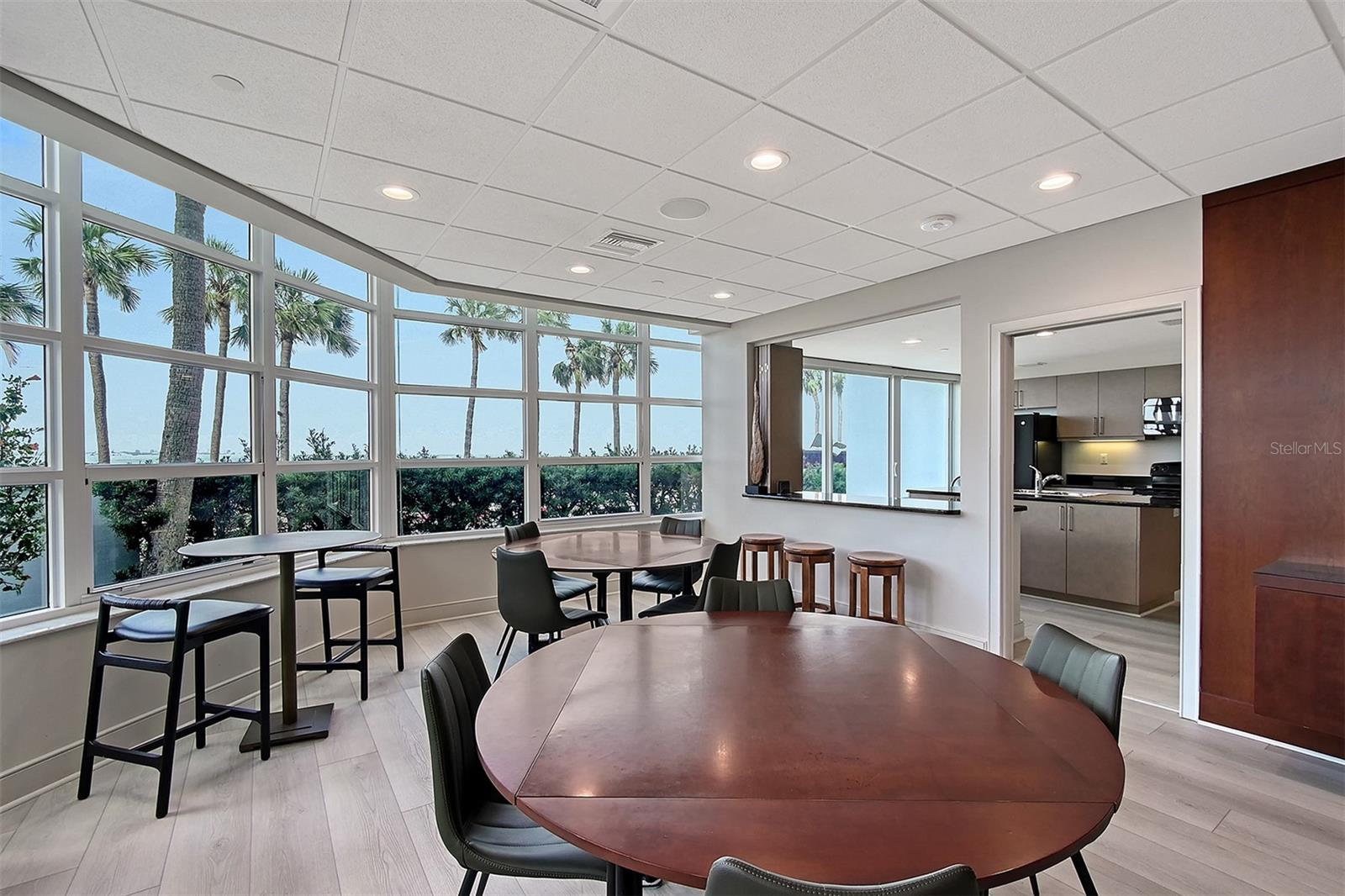 CONDO ON THE BAY TOWER II - Residential