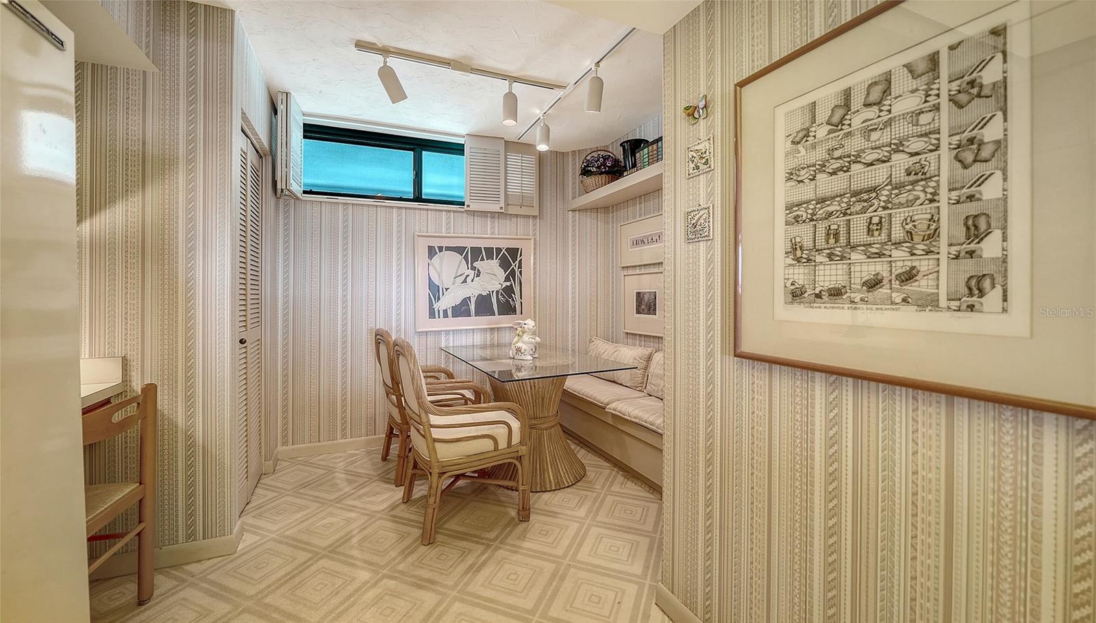 CONDO ON THE BAY TOWER II - Residential