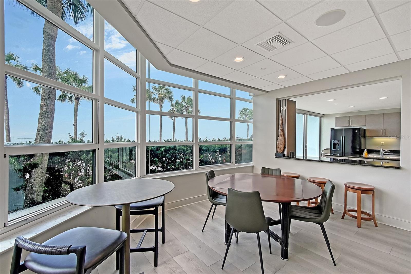 CONDO ON THE BAY TOWER II - Residential