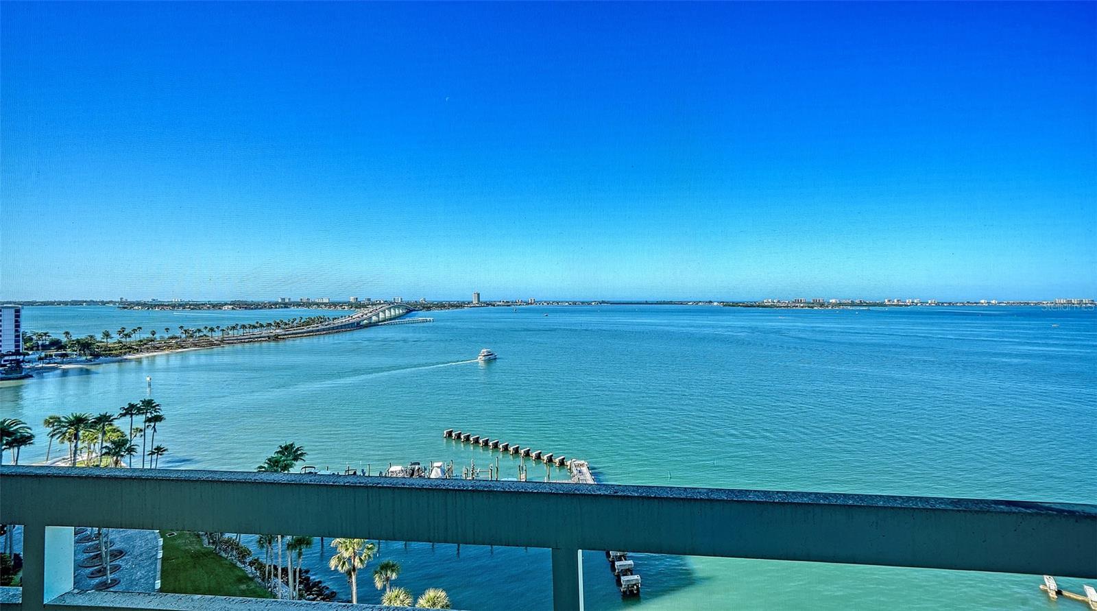 CONDO ON THE BAY TOWER II - Residential