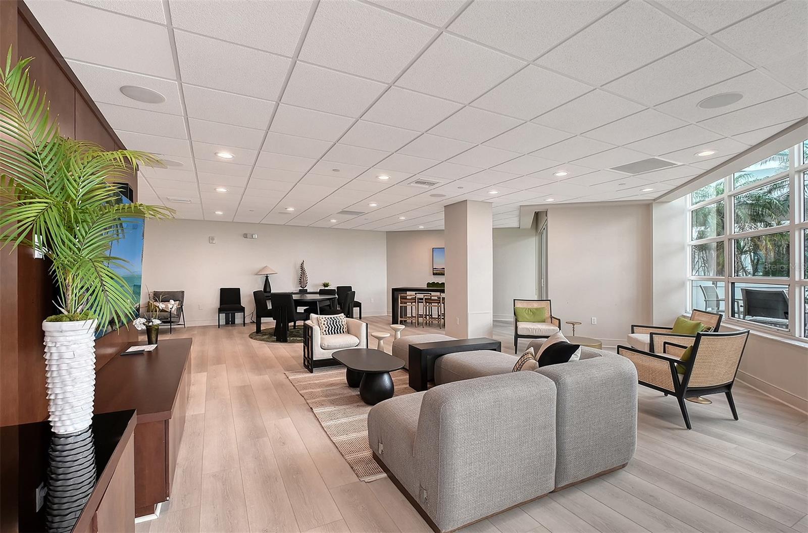 CONDO ON THE BAY TOWER II - Residential