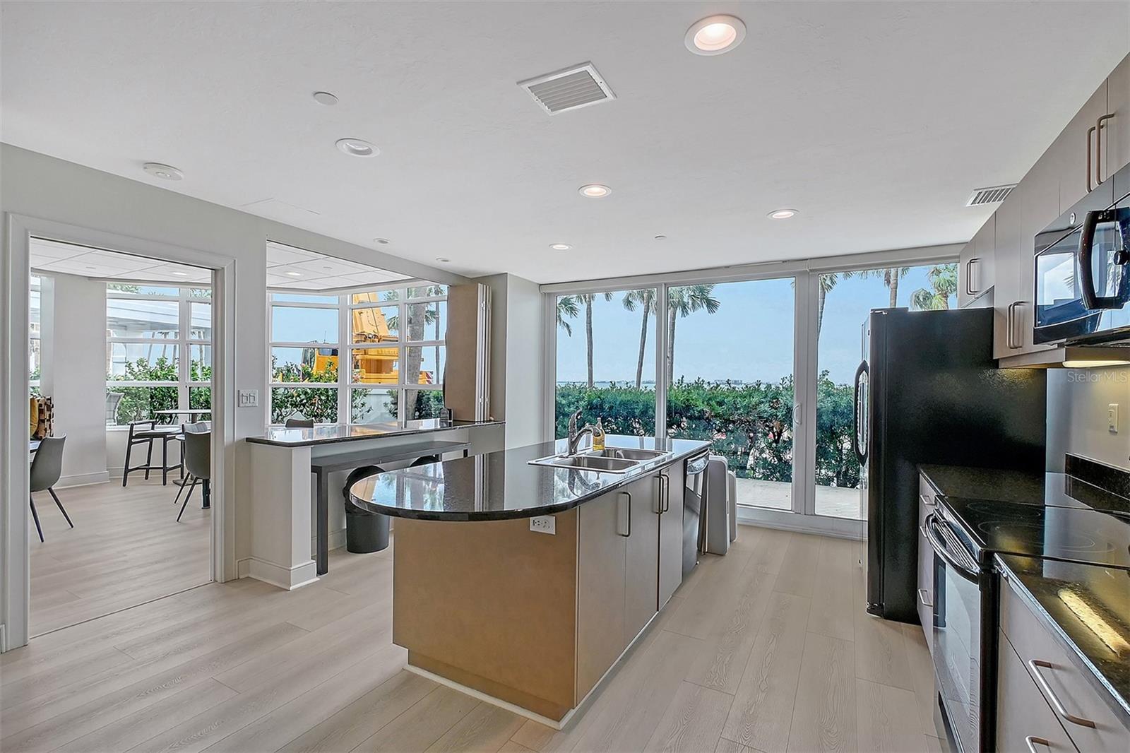 CONDO ON THE BAY TOWER II - Residential