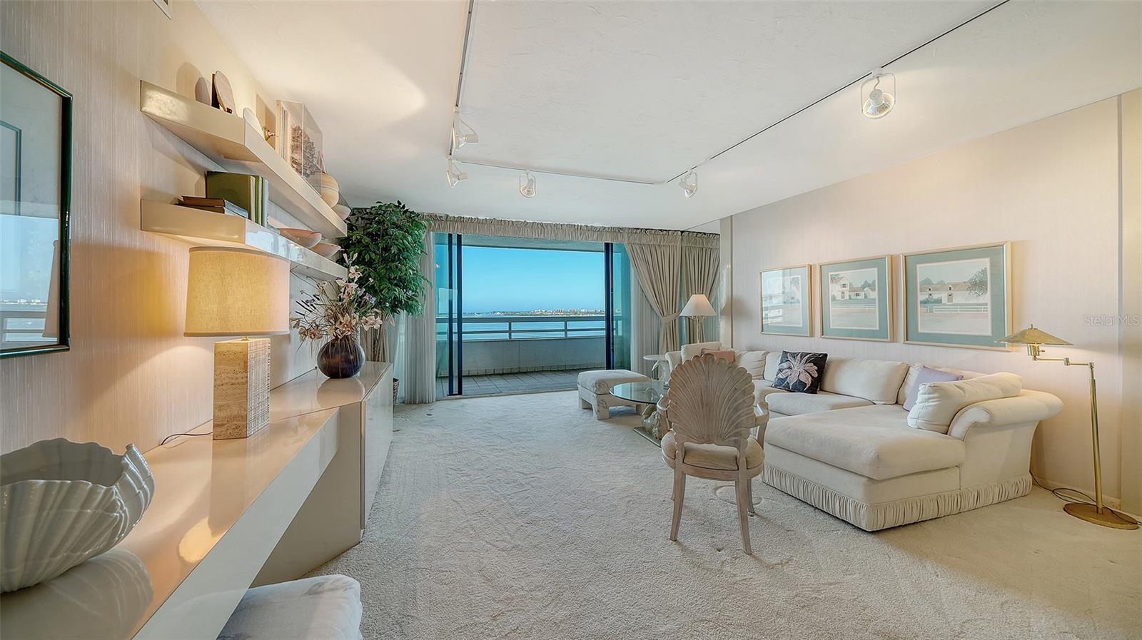 988 BLVD OF THE ARTS 1411