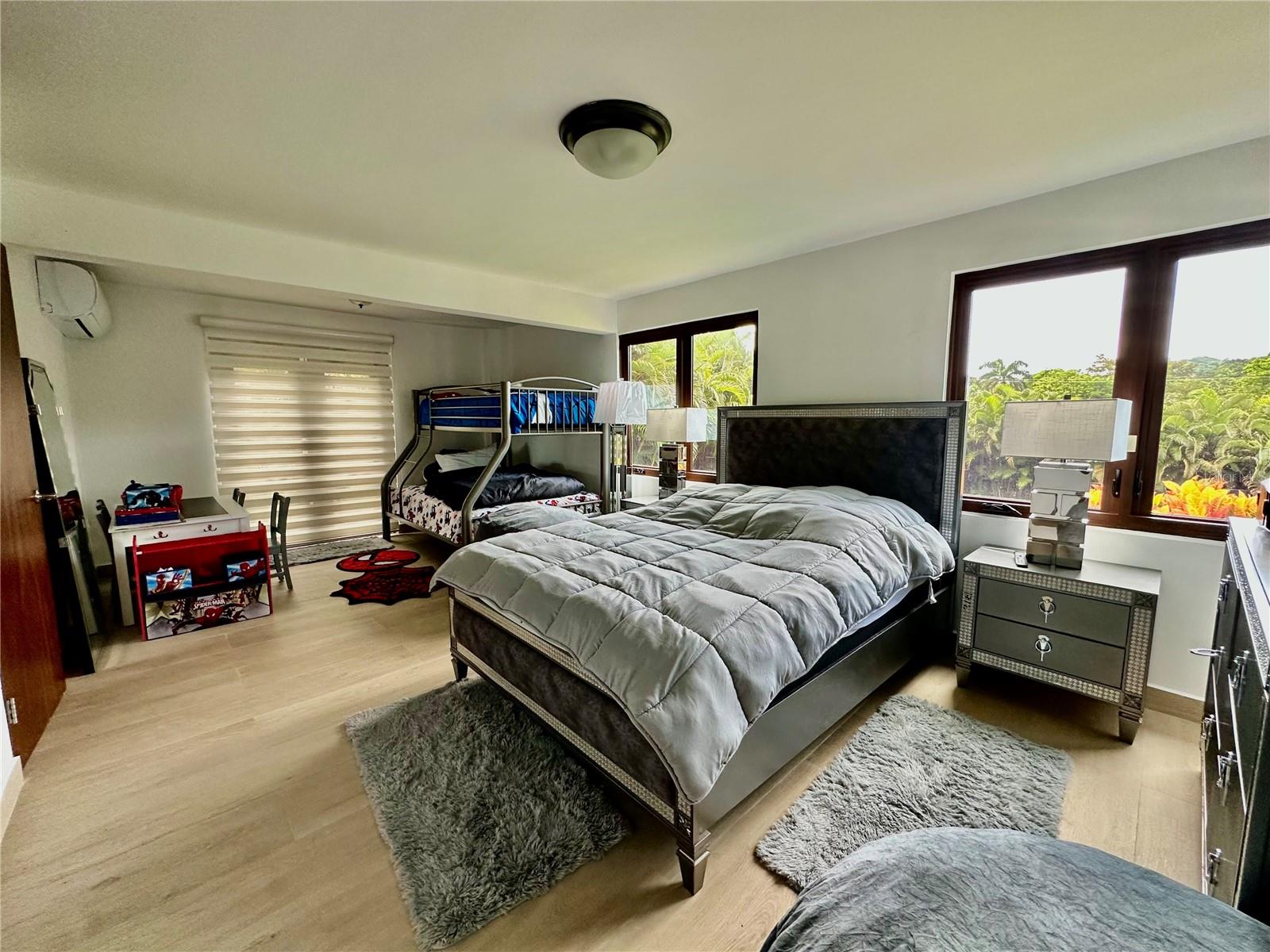 URB LOMAS DEL SOL GUAYNABO - Residential