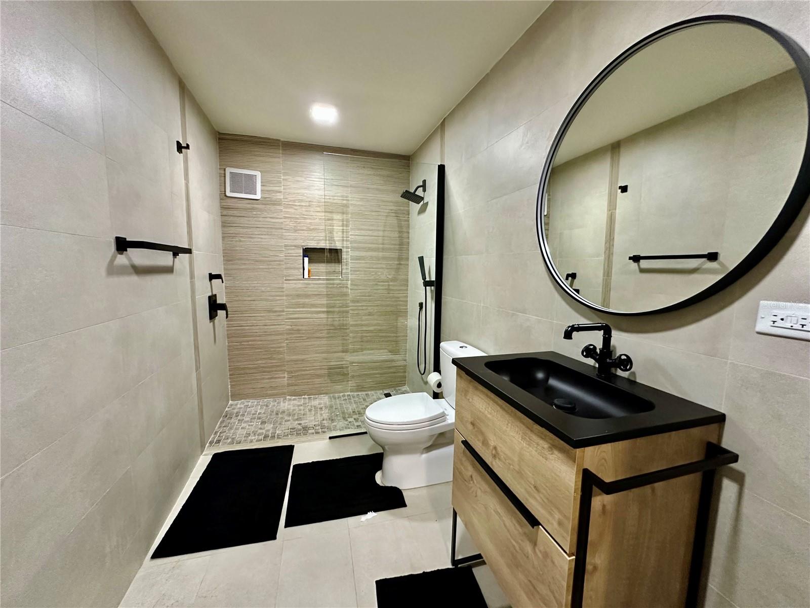 URB LOMAS DEL SOL GUAYNABO - Residential